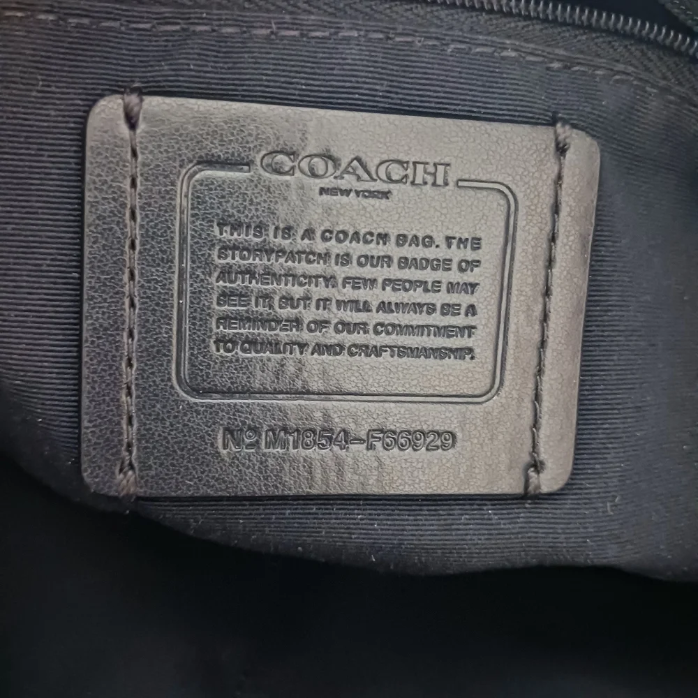 HP🎉🎉Coach Buffalo Plaid City Navy and Ivory Tote F66929 EUC 11"w X 10"h X 7"w - Picture 6 of 16